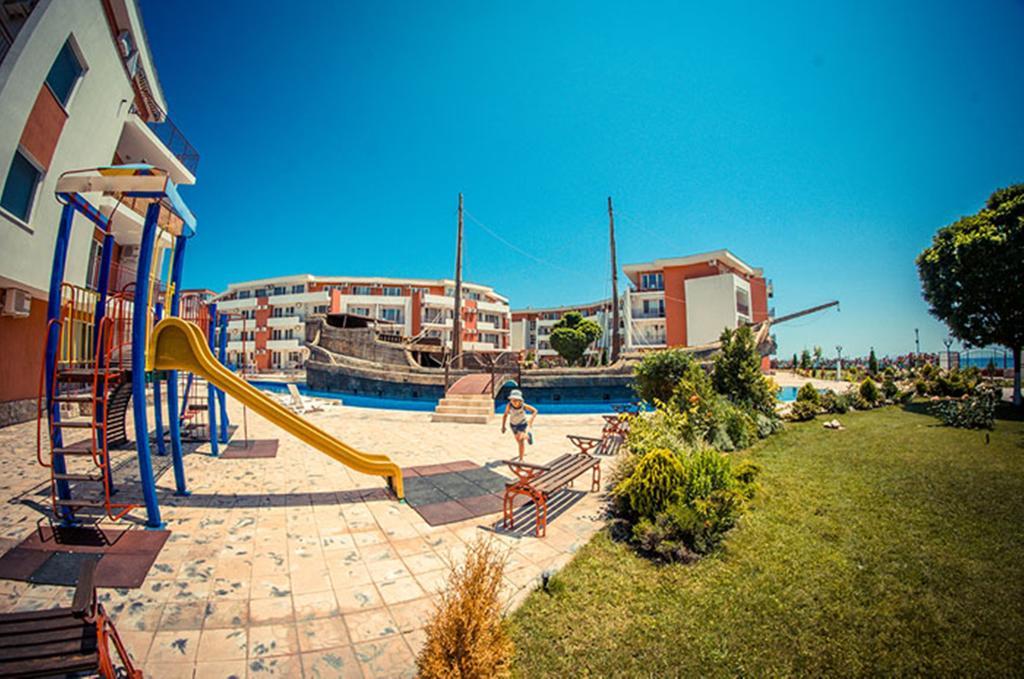 Privilege Fort Beach - Menada Apartments Elenite Dış mekan fotoğraf