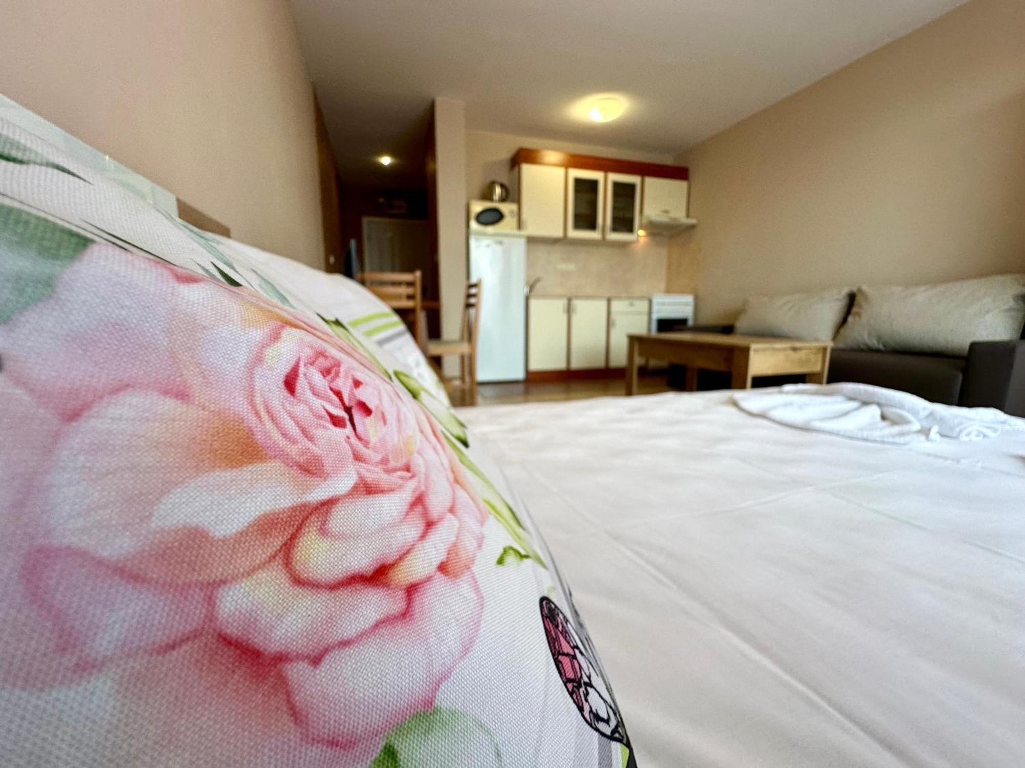 Privilege Fort Beach - Menada Apartments Elenite Dış mekan fotoğraf