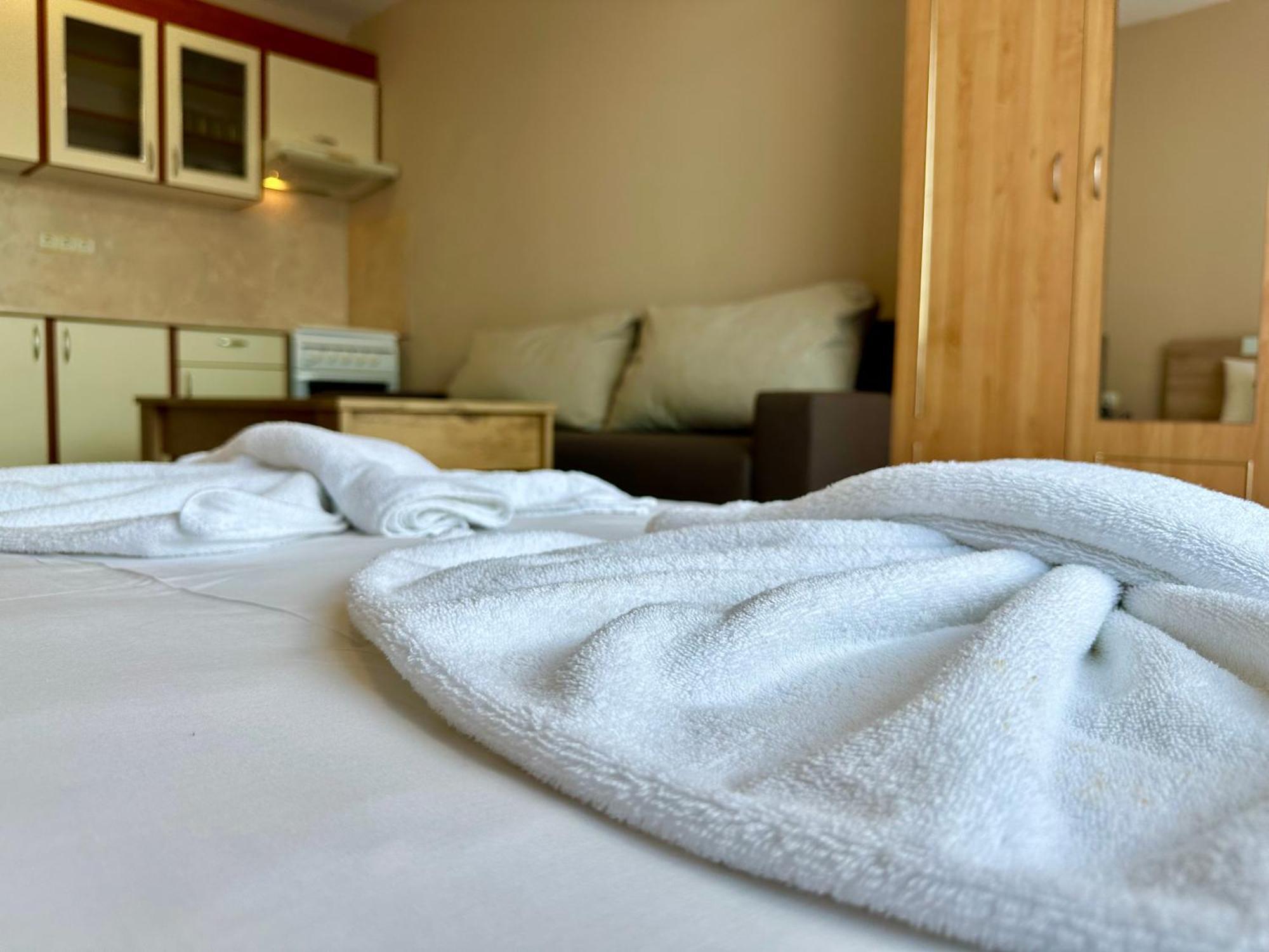 Privilege Fort Beach - Menada Apartments Elenite Dış mekan fotoğraf